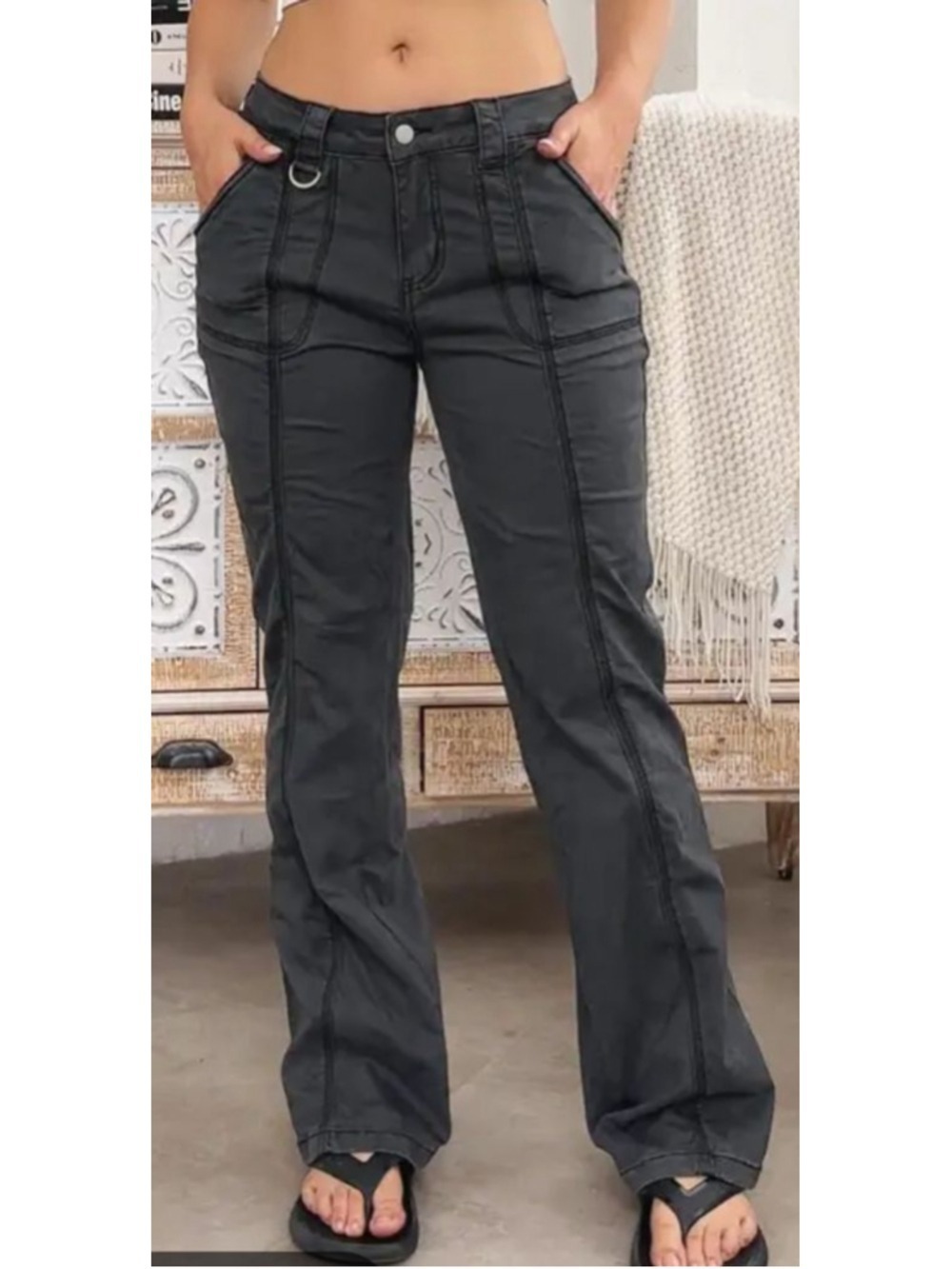 Women's Flamingals NWT Gray Straight Leg Vertical Seam Pants M